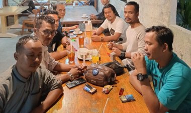 Dari Silaturahmi ke Refleksi Sosial, Wartawan dan Aktivis Pandeglang Bertemu di Cafe Garasi
