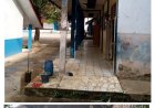 Plafon Bolong,Cat Mengelupas,Keramik Pecah Anggaran Perawatan BOS SMPN 1 Cisata di Pertanyakan.