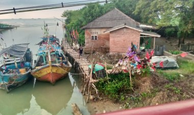 Makam Keramat  Nyimas Gamparan Panimbang-Pandeglang Butuh Bantuan Bangunan TPT.