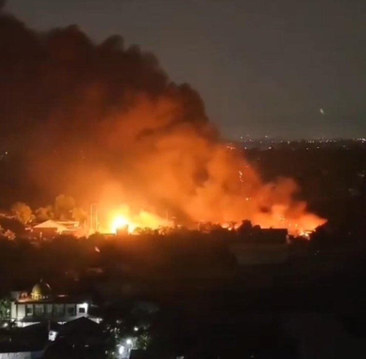 Gudang Pengisian LPG di Cimuning Bekasi di Lahap Si Jago Merah