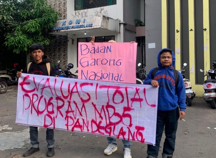Tercium Aroma KKN dan Manipulasi Perijinan, Akrivis Demo Kantor Bupati Pandeglang Tuntut Satgas MBG dan BGN Audit & Evaluasi SPPG di Pandeglang