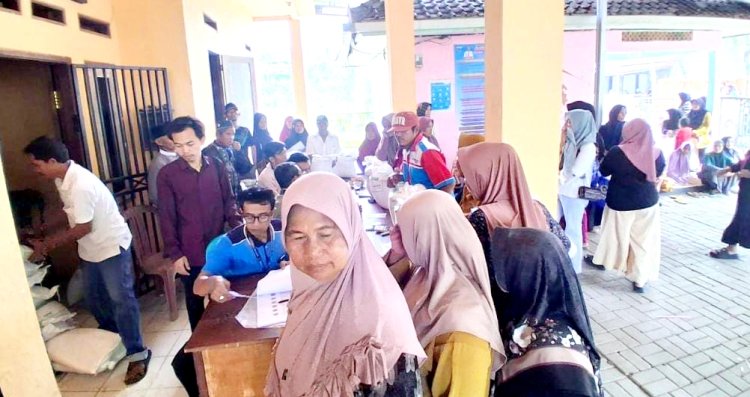 Di Desa Angsana Bansos Bantuan Pangan Dipungli, Diduga Ada Permainan Aparatur Desa