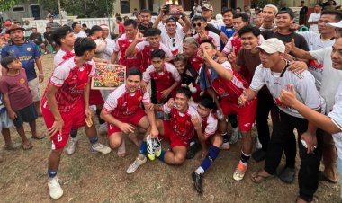 Gemuruh Kemenangan Tim Sepak Bola Mitra Niaga Rebut Juara Pada Final Persik Cup 2026 Kampung Kubang Desa Surakarta